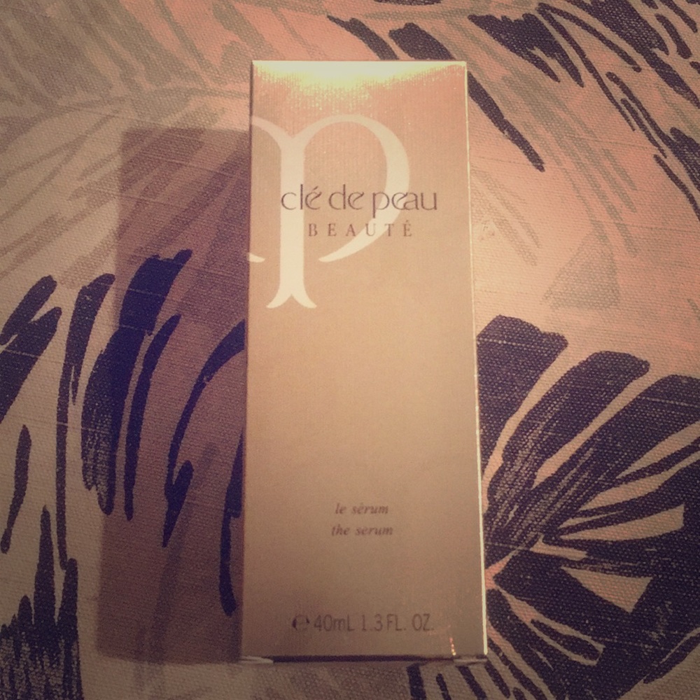 Cle' De Peau Le Serum